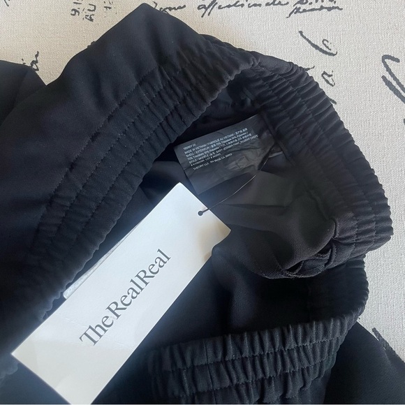 NWOT Theory Easy Jogger Regent Crepe Pull On Pants in Black with Pockets Size 4 - Picture 5 of 8